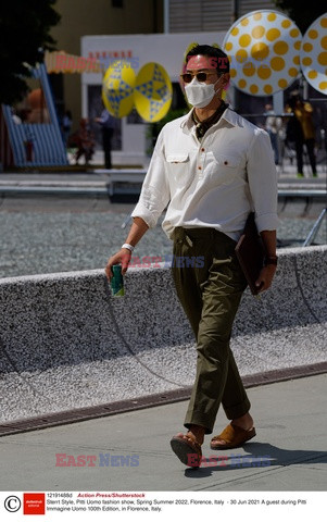 Street fashion na pokazach Pitti Uomo - lato 2022