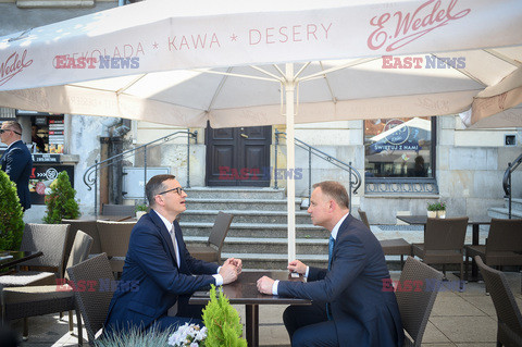 Mateusz Morawiecki i Andrzej Duda na lodach