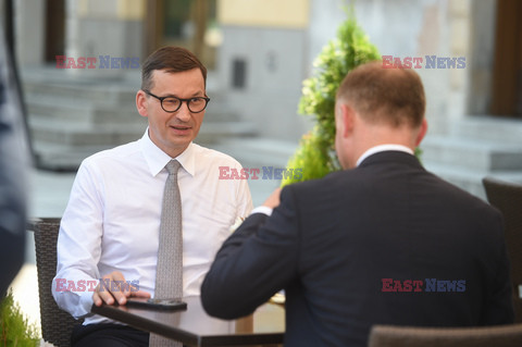 Mateusz Morawiecki i Andrzej Duda na lodach