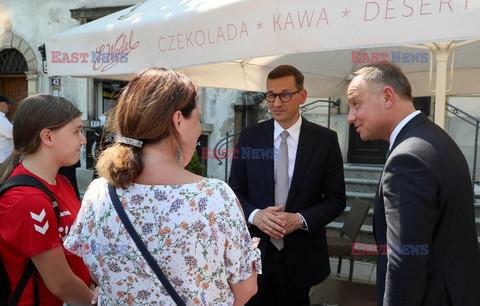 Mateusz Morawiecki i Andrzej Duda na lodach