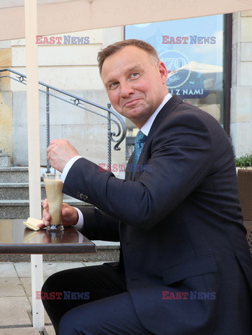 Mateusz Morawiecki i Andrzej Duda na lodach