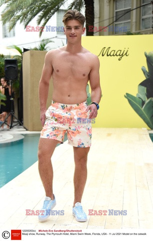 Pokazy Miami Swim Week 2021