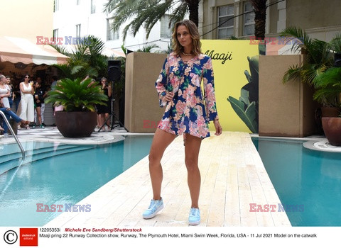 Pokazy Miami Swim Week 2021