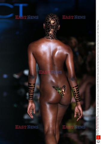 Pokazy Miami Swim Week 2021