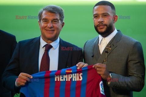 Memphis Depay podpisał kontrakt z Barceloną