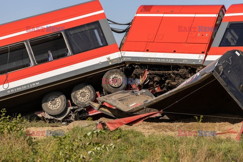 Kolbaskowo-Smolecin wypadek na przejeździe kolejowym pociągu z tirem