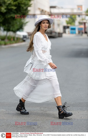 Street fashion na pokazach Feeric Fashion Week 2021 w Transylwanii