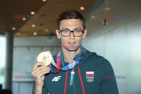 Przylot sportowców IO z Tokio