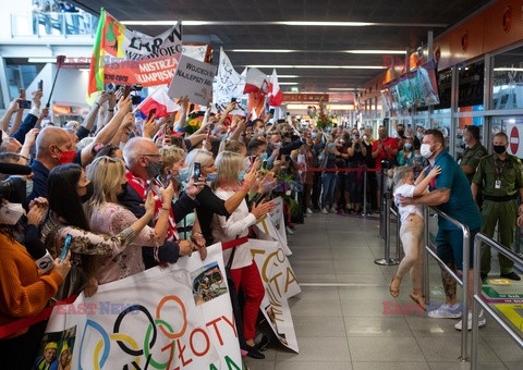 Przylot sportowców IO z Tokio