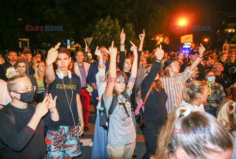 Protest przed Sejmem po przegłosowaniu lex anty-tvn