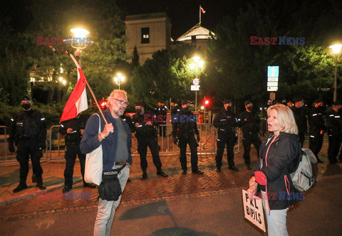 Protest przed Sejmem po przegłosowaniu lex anty-tvn