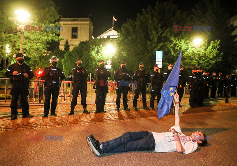 Protest przed Sejmem po przegłosowaniu lex anty-tvn