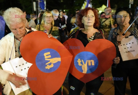 Protest przed Sejmem po przegłosowaniu lex anty-tvn