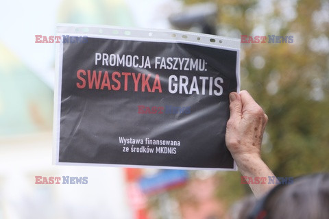 Wystawa Sztuka polityczna w CSW - otwarcie i protest