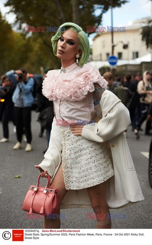 Street fashion na Tygodniu Mody w Paryżu - lato 2022