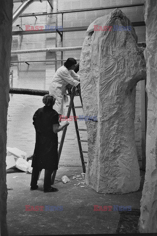 Magdalena Abakanowicz i jej rzeźby