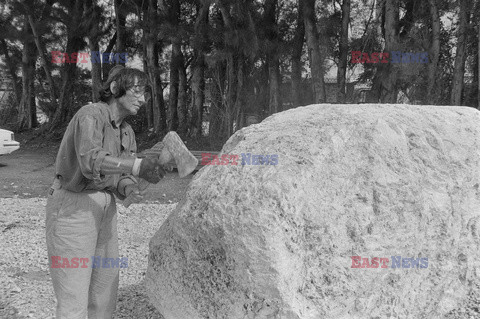 Magdalena Abakanowicz i jej rzeźby