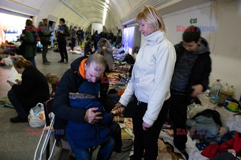 Wojna w Ukrainie - schron w kijowskim metrze