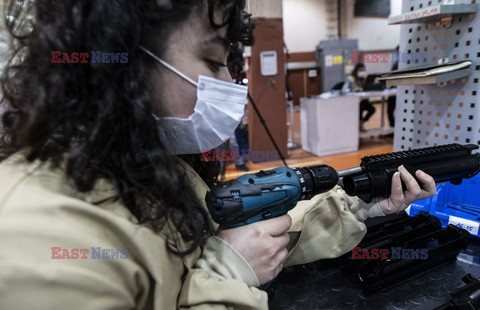 Kobiety zatrudnione w tureckich zakładach zbrojeniowych