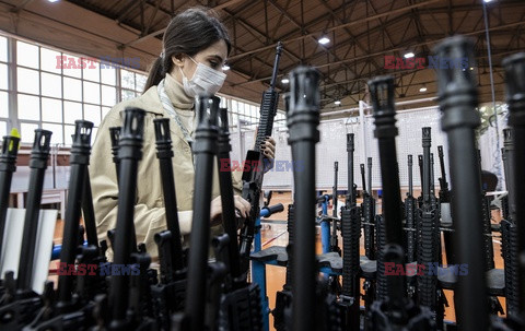Kobiety zatrudnione w tureckich zakładach zbrojeniowych