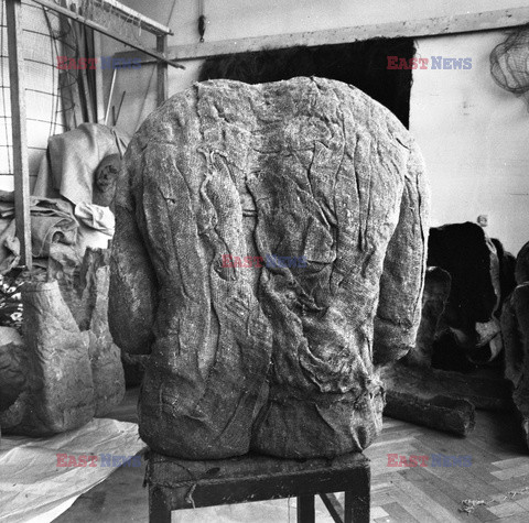 Magdalena Abakanowicz i jej rzeźby