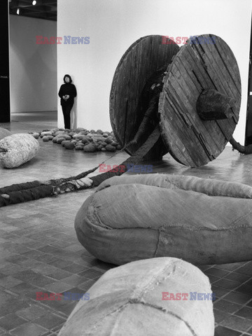 Magdalena Abakanowicz i jej rzeźby