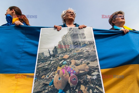 Światowe demonstracje wsparcia dla Ukrainy