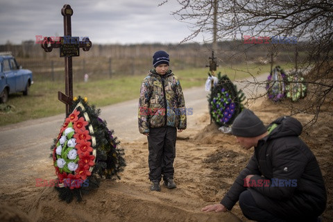 Wojna w Ukrainie - pogrzeby cywilów