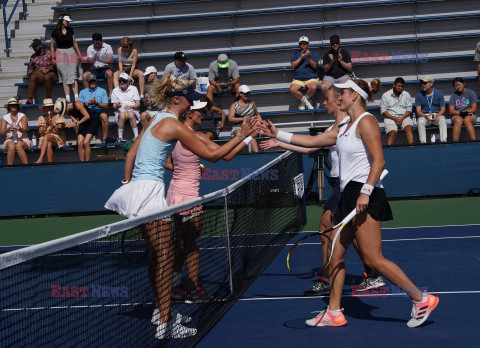 Alicja Rosolska i Erin Routliffe przeszły do drugiej rundy US Open