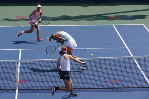 Alicja Rosolska i Erin Routliffe przeszły do drugiej rundy US Open