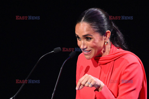 Meghan Markle przemawia na One Young World Summit