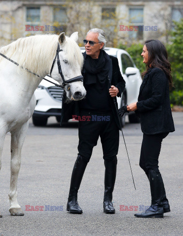 Andrea Bocelli na koniu