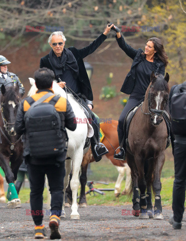 Andrea Bocelli na koniu