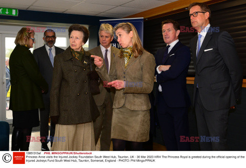Księżniczka Anna odwiedza fundację Injured Jockey