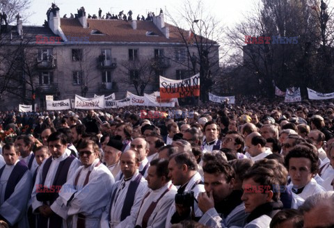 Pogrzeb i żałoba po ks. Popiełuszce