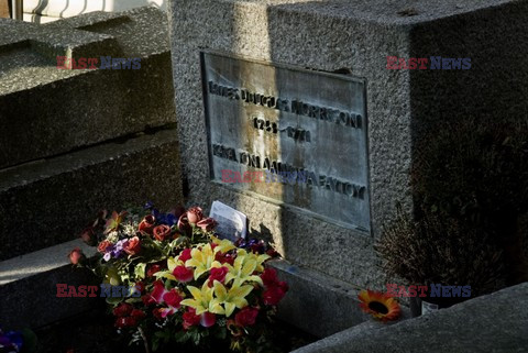 Cmentarz Pere Lachaise w Paryżu - Eyevine