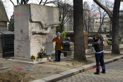 Cmentarz Pere Lachaise w Paryżu - Eyevine