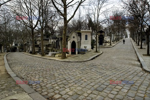 Cmentarz Pere Lachaise w Paryżu - Eyevine