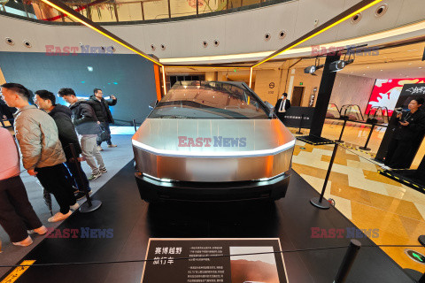 Tesla Cybertruck na wystawie w Szanghaju