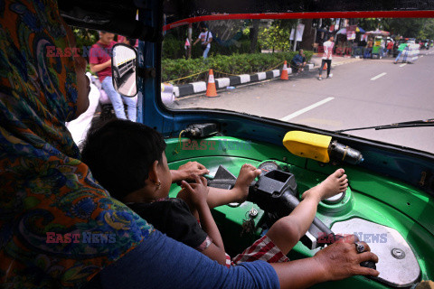Kierowczynie taksówek w Dżakarcie