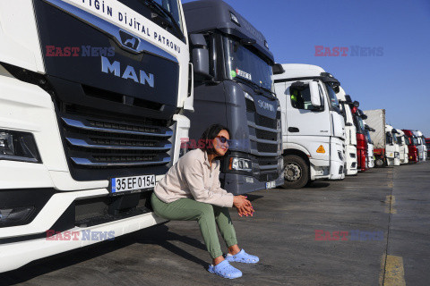 Turczynka kierowcą ciężarówki - Abaca