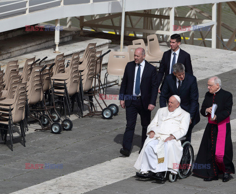 Papież Franciszek stracił piuskę