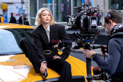 Gigi Hadid kręci reklamówkę dla Maybelline