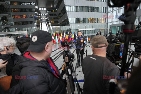 Radosław Sikorski na posiedzeniu NATO w Brukseli