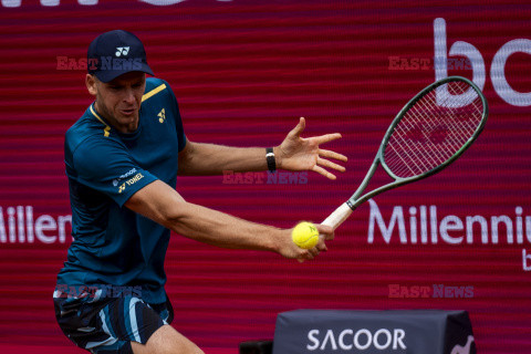 Hubert Hurkacz pokonał Jana Choinskiego w 2. rundzie turnieju w Estoril