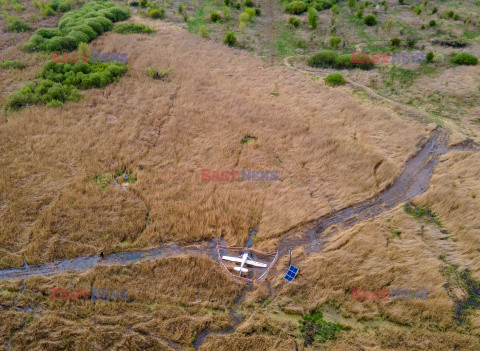 Cessna po awaryjnym lądowaniu w Wawrze