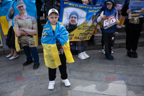 Wiec krewnych i przyjaciół ukraińskich żołnierzy zaginionych w walkach o miasto Bachmut
