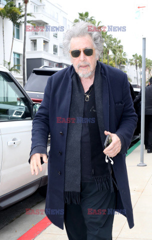Al Pacino w granatowym płaszczu