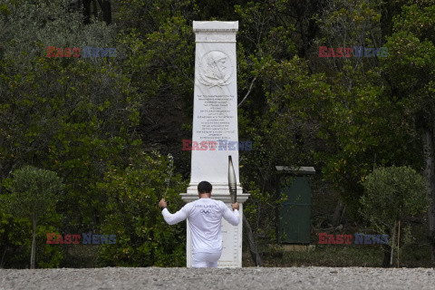 Ceremonia zapalenia płomienia olimpijskiego w Olimpii