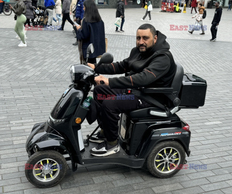 Wyproszono go z centrum handlowego, bo wjechał pojazdem dla niepełnosprawnych